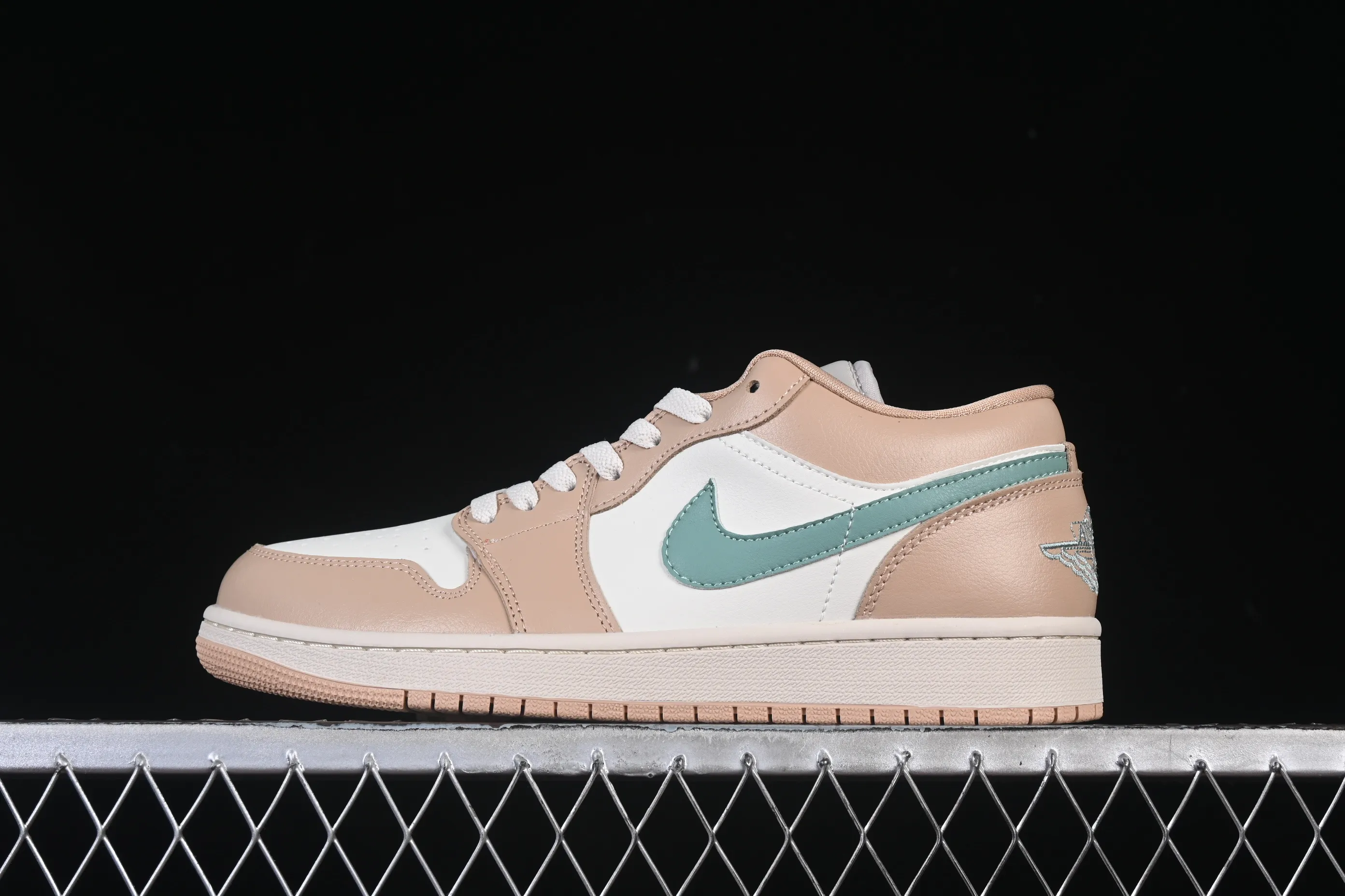 All categories Air Jordan Jordan series basketball shoes Air Jordan 1 Low Air Jordan 1 Low AJ1 Joe 1 Mi Orange low-top cultural and casual sneakers DC0774-130